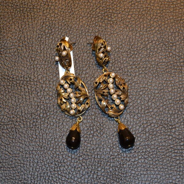 orecchini pendenti con perle goccia onice nero tilacino