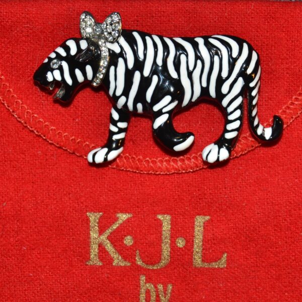 Spilla KENNET JAY LANE tigre con fiocco - immagine 4