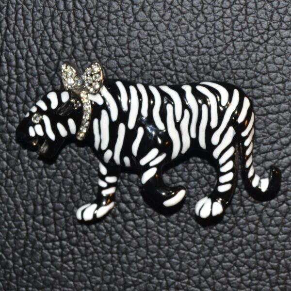 Spilla KENNET JAY LANE tigre con fiocco - immagine 5