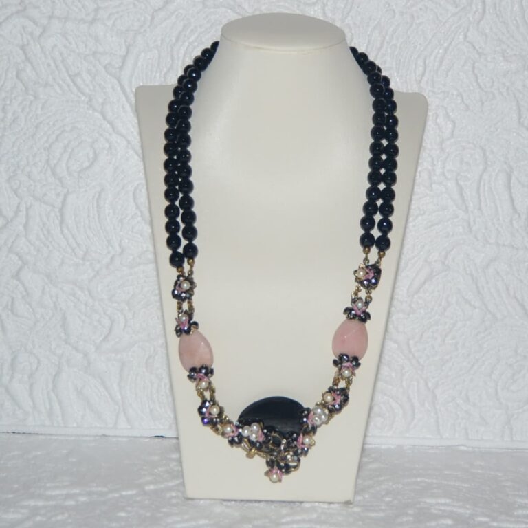 Collana stile vintage onice nero e diaspro rosa di Vintage Bijoux®