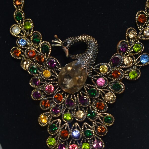 Collana boho con pavone e strass M&S - immagine 4