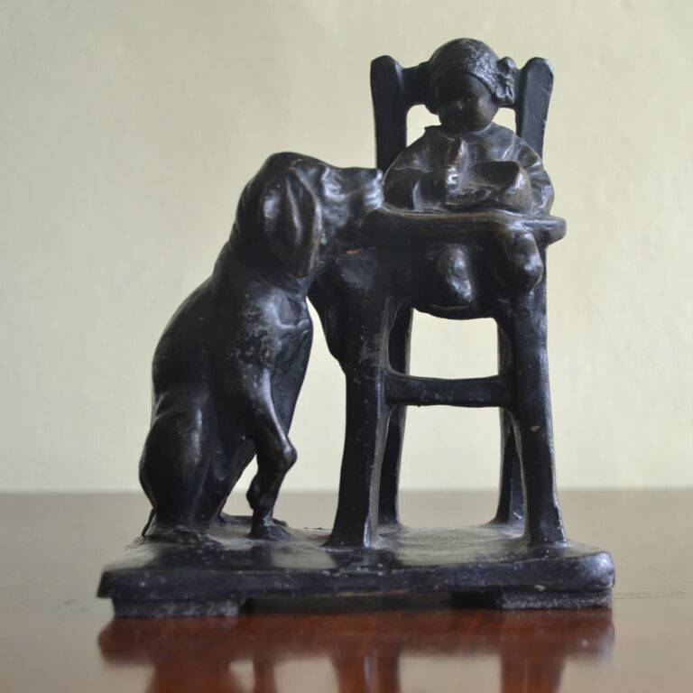 Statuina in gres dipinto CACCIAPUOTI – Bimba con cane