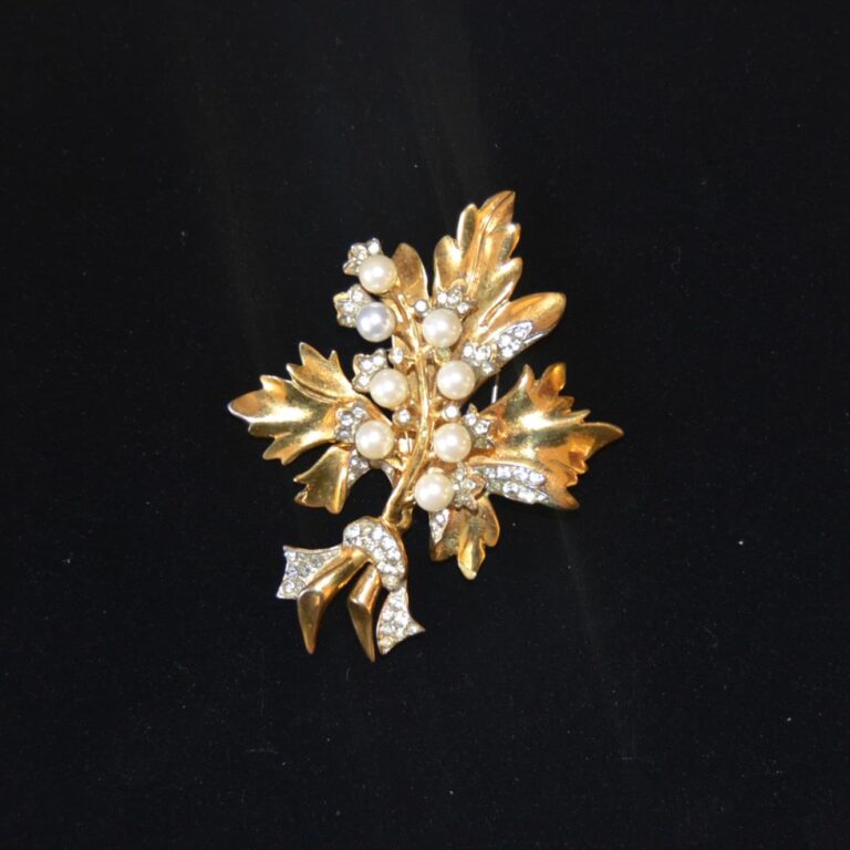 Spilla CORO CRAFT foglia con perle e strass
