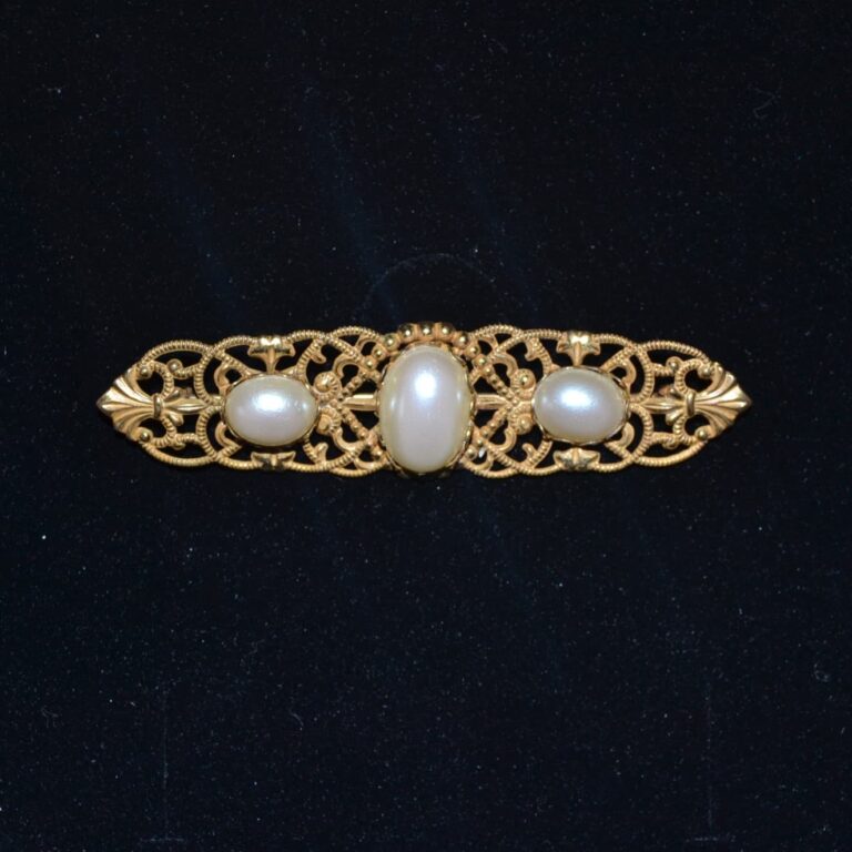 Spilla MIRIAM HASKELL cabochon madreperla