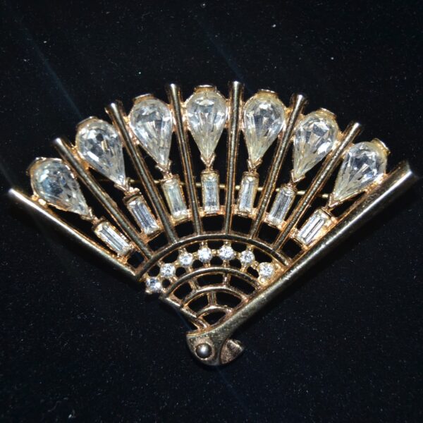 Spilla TRIFARI  a ventaglio con strass - immagine 3