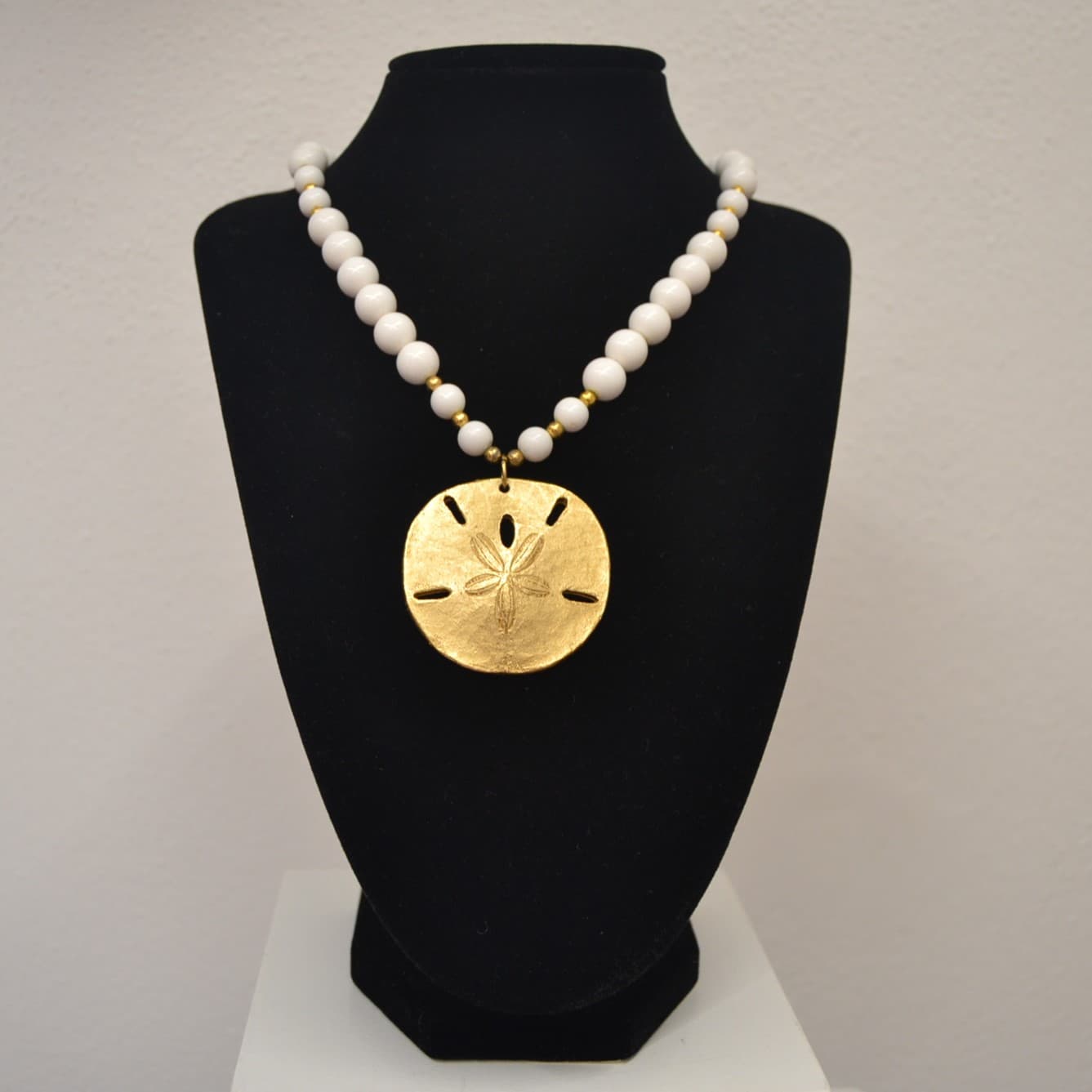 collana-vintage-sand-dollar-trifari-tilacino