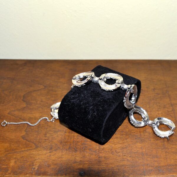 Bracciale vintage Trifari tono argento anni Cinquanta - immagine 2