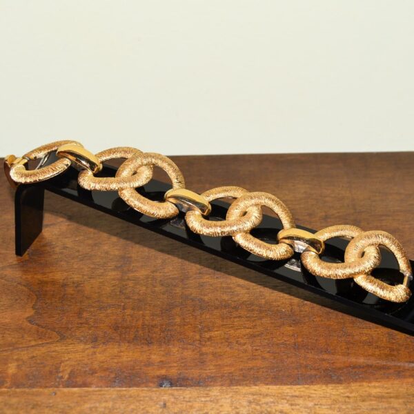 Bracciale vintage Trifari con cerchi tono oro 1955
