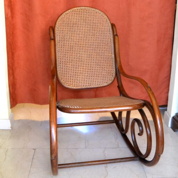 sedia-thonet-tilacino