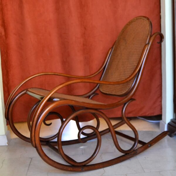 sedia-thonet-tilacino