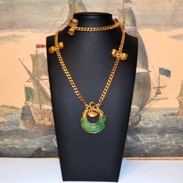 Collana vintage LANVIN con pendente verde - immagine 2