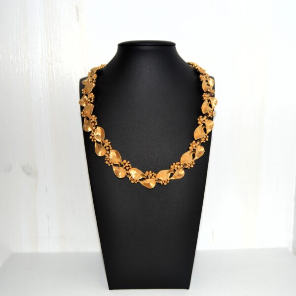 Collana vintage NAPIER con foglie e bacche - immagine 3