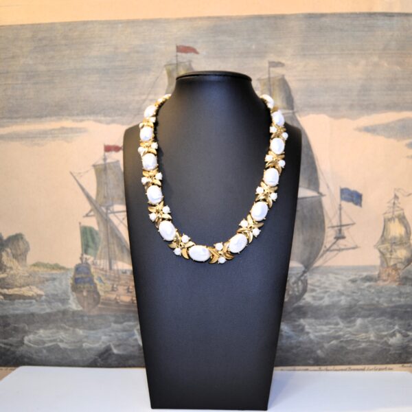 Collana vintage TRIFARI con cabochon madreperlati - immagine 5