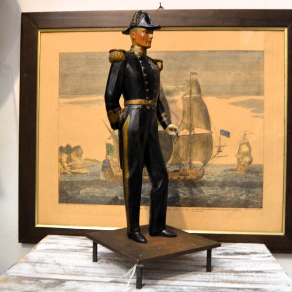 Figura in bronzo e lega di ufficiale vittoriano della Royal Navy 1880 - immagine 2