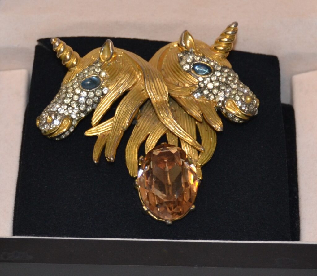 ciner-spilla-vintage-tilacino