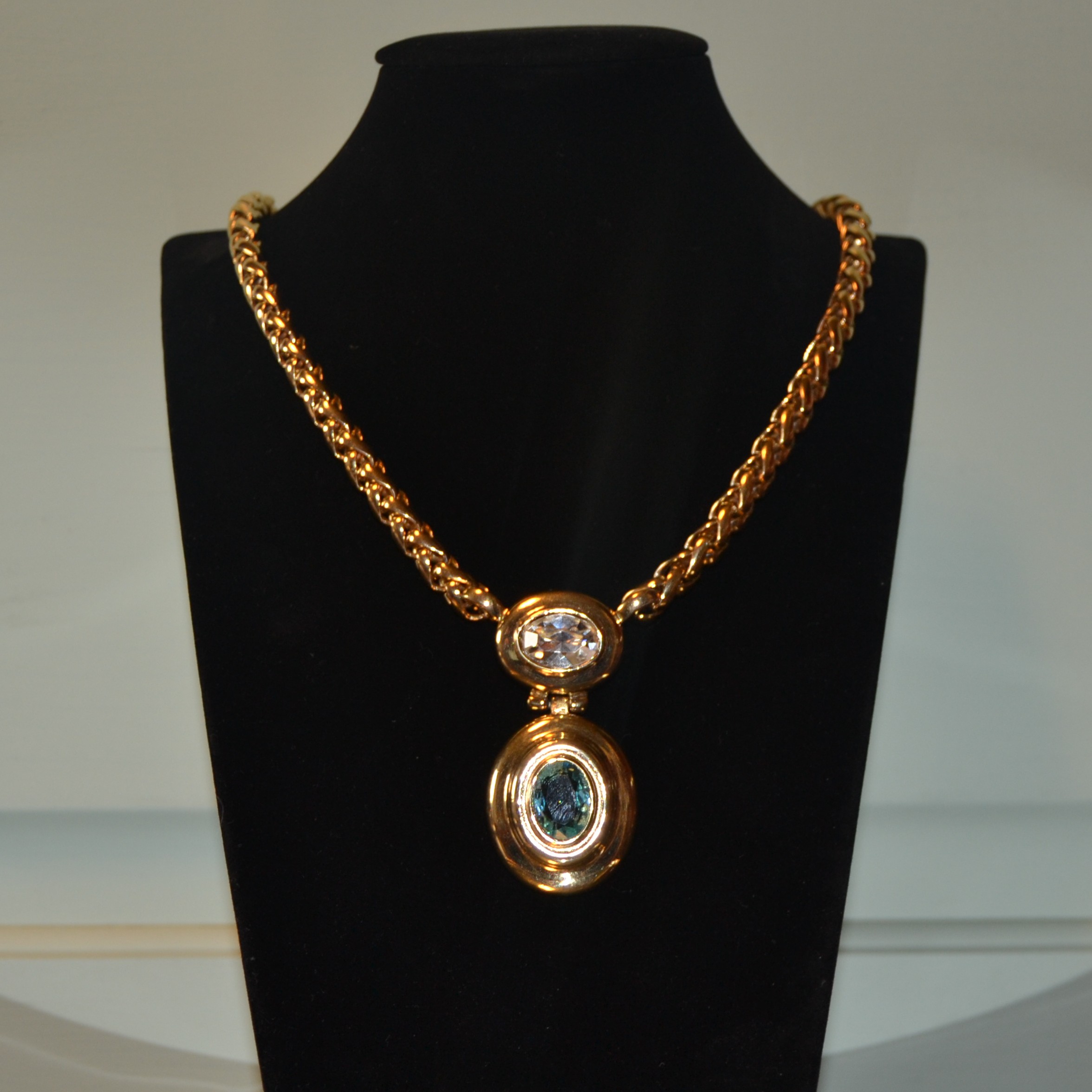 collana-vintage-givenchy-azzurra-tilacino