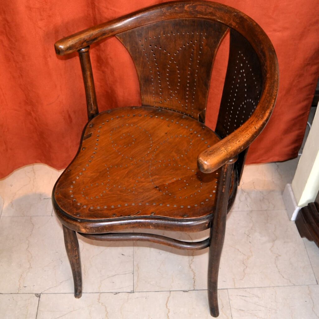 thonet-tilacino